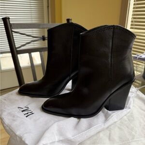 Zara Women's Black Heeled Boots